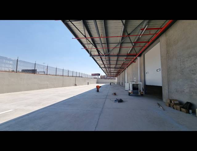 6,702M² WAREHOUSE TO LET IN BREDELL